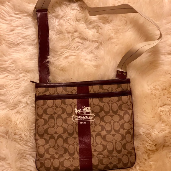 Coach crossbody - Picture 2 of 5